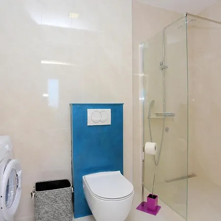 With A Parking Space - 17047 Apartman