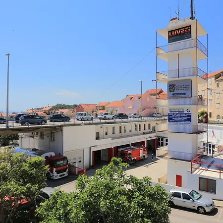 Apartman With A Parking Space - 17047 Makarska