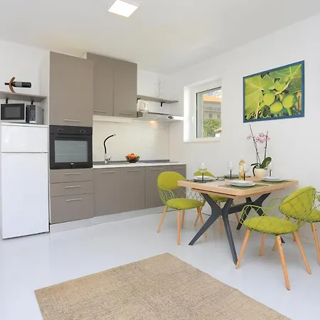 With A Parking Space - 17047 Apartman