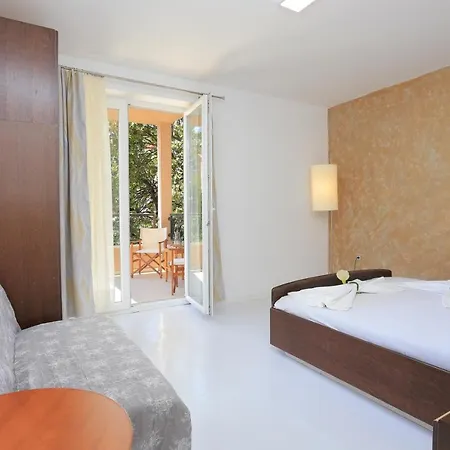 With A Parking Space - 17047 Apartman Makarska